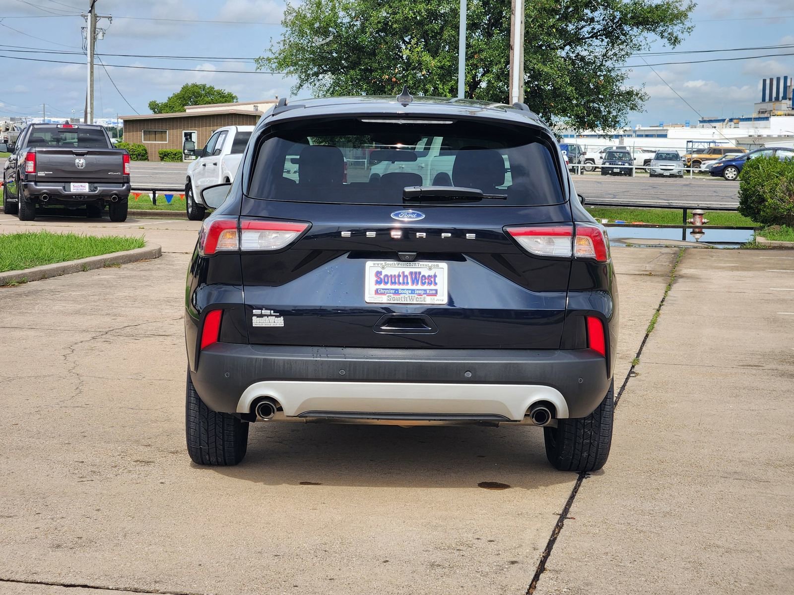 Used 2021 Ford Escape SEL w/ Technology Package FWD image 8