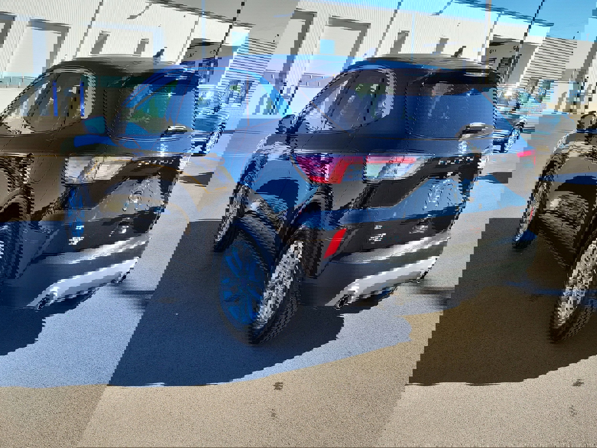 Certified 2022 Ford Escape SE w/ Convenience Package image 3