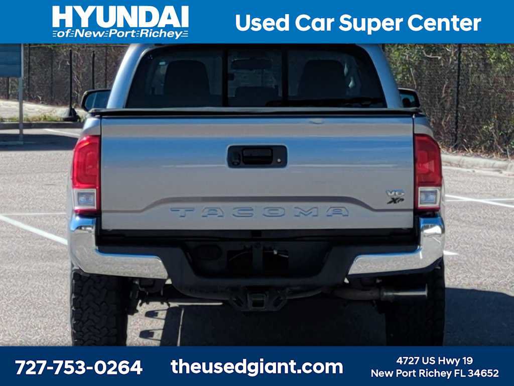 Used 2016 Toyota Tacoma SR5 w/ Towing Package RWD image 4