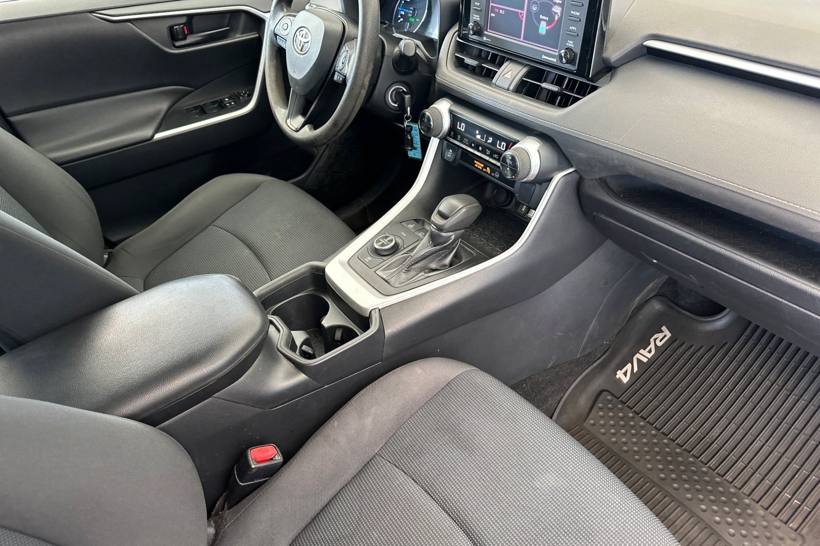 Used 2020 Toyota RAV4 LE w/ All Weather Liner Package AWD/4WD image 32