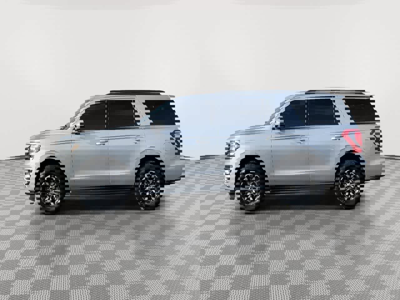 Used 2019 Ford Expedition XLT image 5