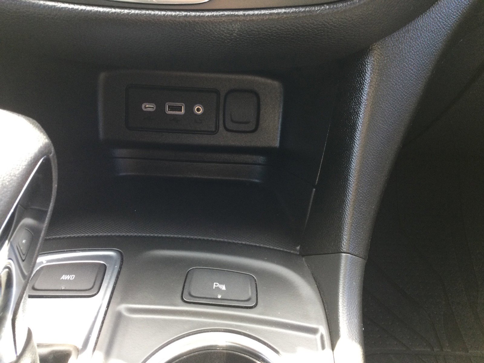 Used 2024 Chevrolet Equinox LT w/ LPO, Floor Liner Package AWD/4WD image 18