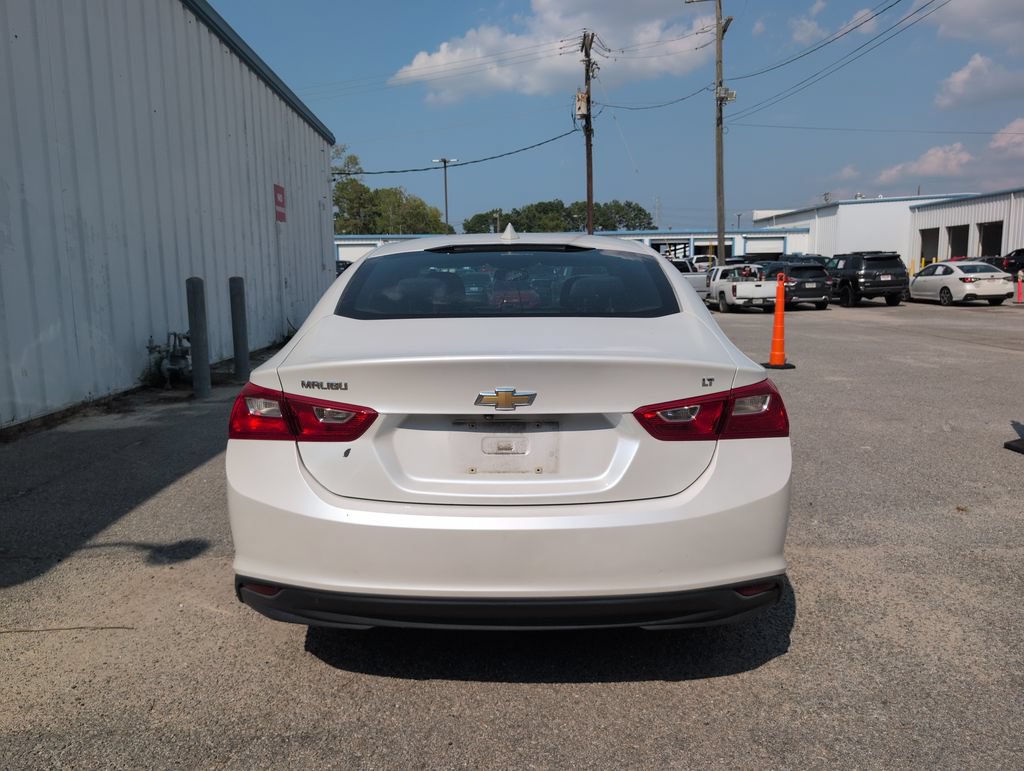 Used 2017 Chevrolet Malibu LT FWD image 7