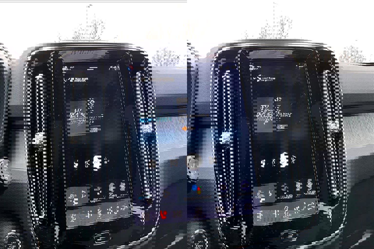 Used 2026 Volvo XC40 B5 Core w/ Climate Package image 33