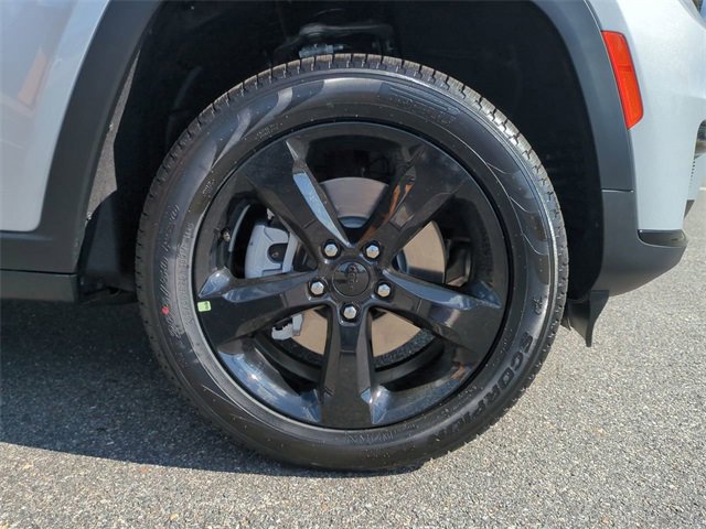 New 2025 Jeep Grand Cherokee L Limited w/ Black Appearance Package image 11