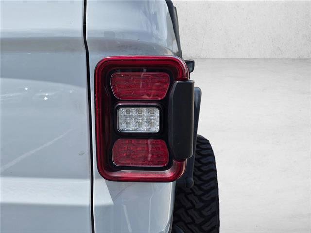 Used 2021 Jeep Gladiator Rubicon AWD/4WD image 23
