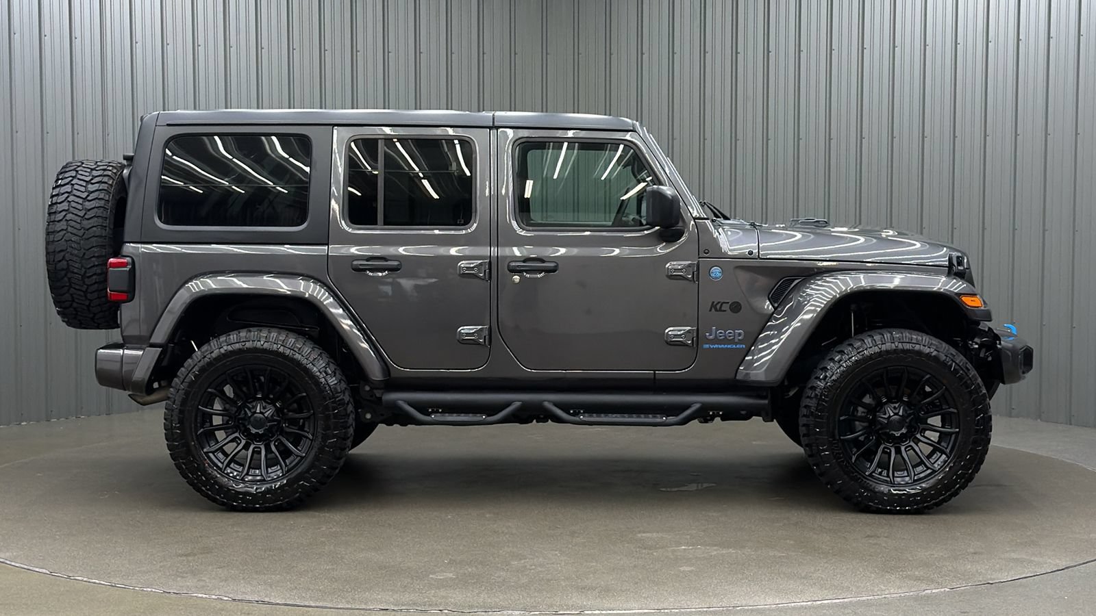 Used 2024 Jeep Wrangler Unlimited w/ Convenience Group AWD/4WD image 6