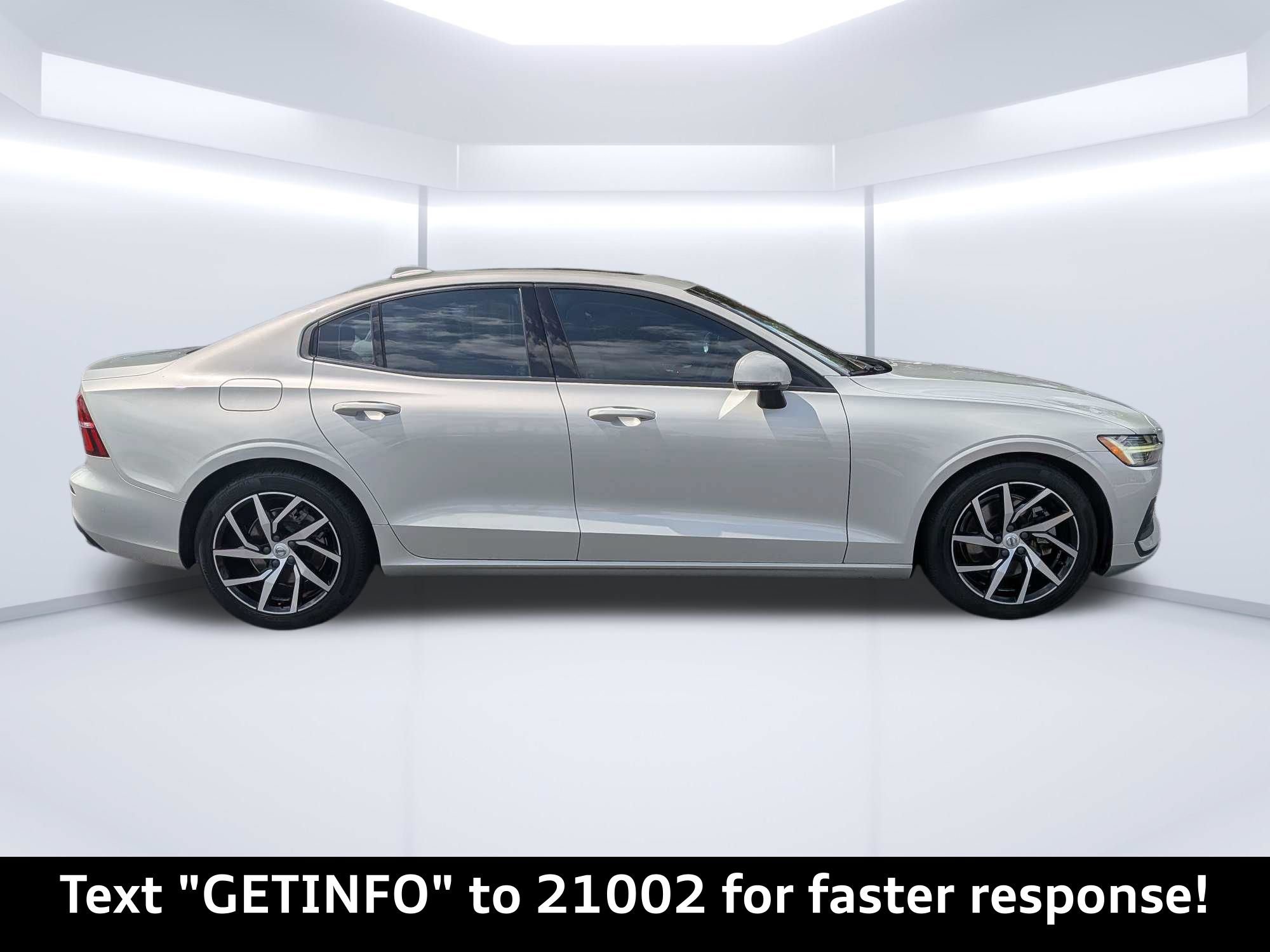 Used 2020 Volvo S60 T5 Momentum FWD image 2