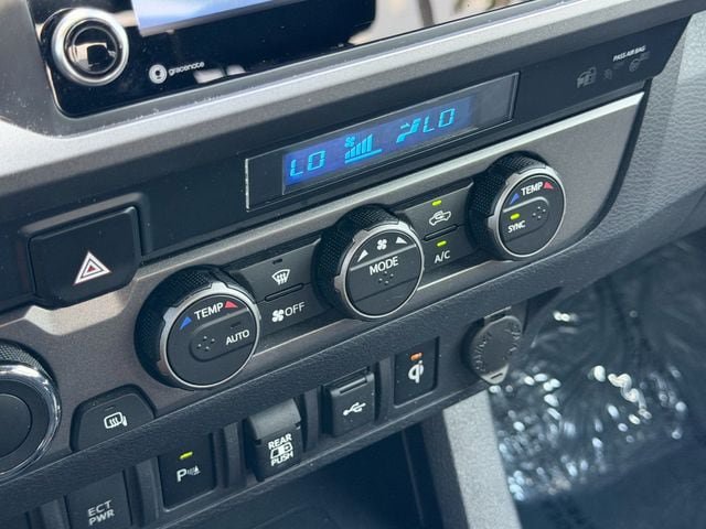Certified 2022 Toyota Tacoma TRD Off-Road w/ Technology Package AWD/4WD image 24