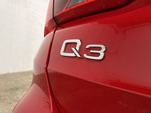 Used 2023 Audi Q3 2.0T Premium w/ Convenience Package AWD/4WD image 98