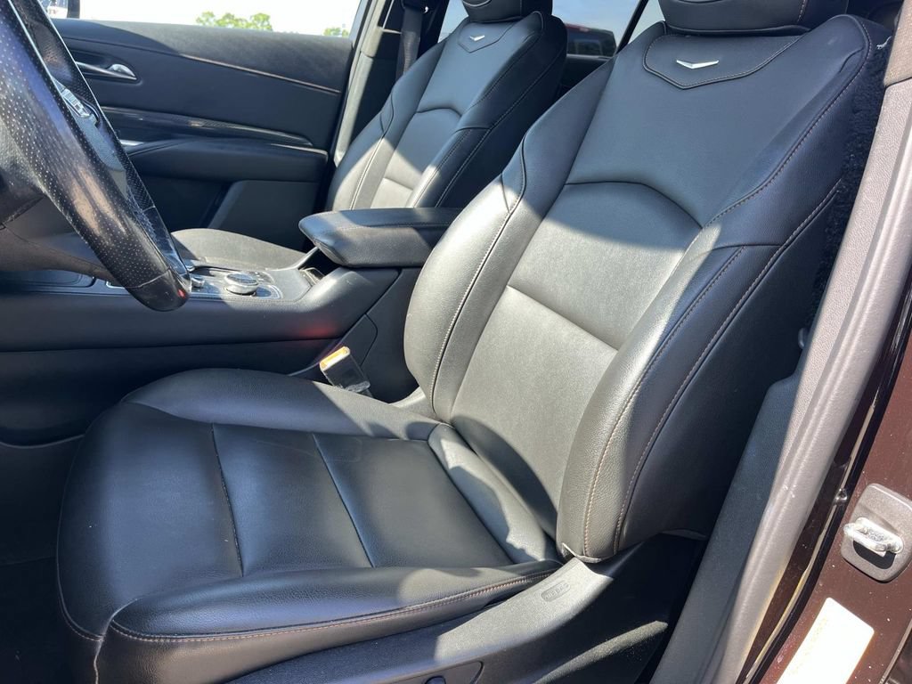 Used 2020 Cadillac XT4 Sport w/ Cold Weather Package FWD image 33