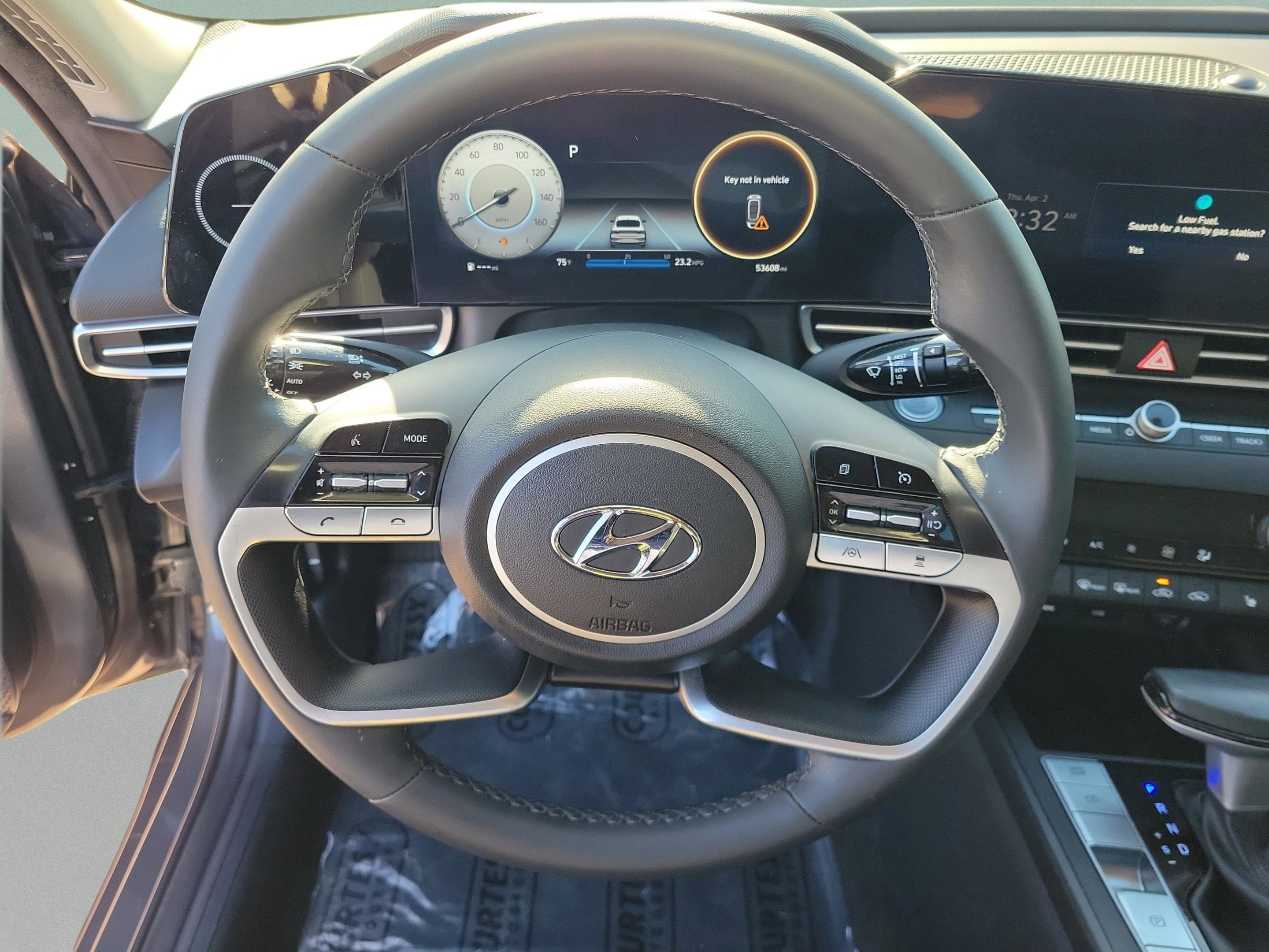 Used 2023 Hyundai Elantra SEL w/ Convenience Package image 19