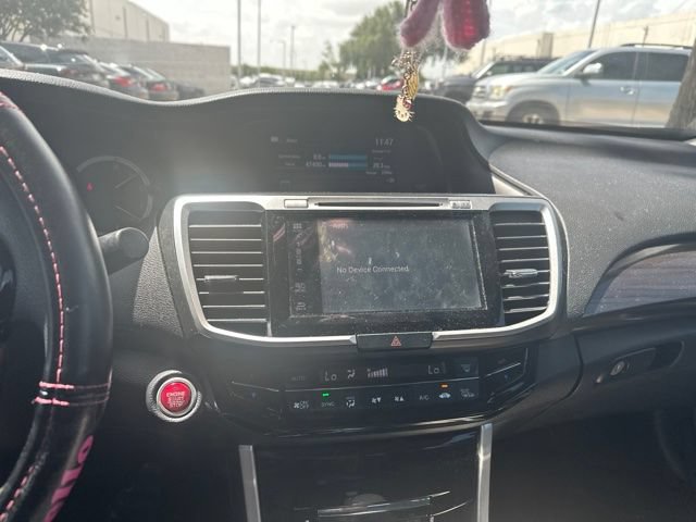 Used 2017 Honda Accord EX image 11