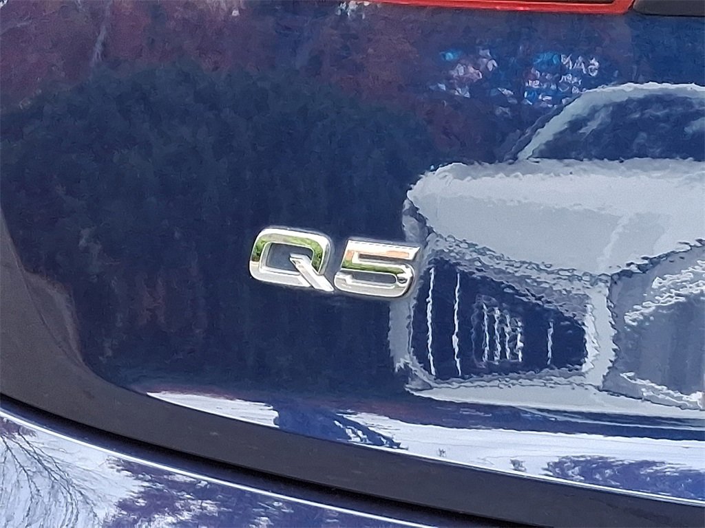 Used 2018 Audi SQ5 Premium Plus w/ Navigation Package image 30