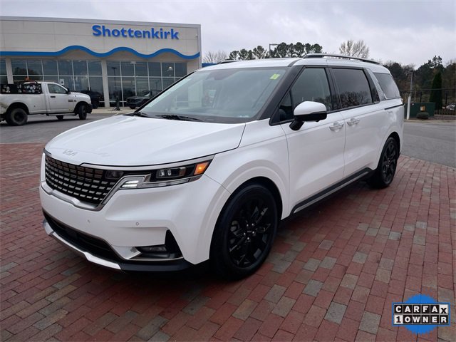 Used 2023 Kia Carnival SX Prestige image 1