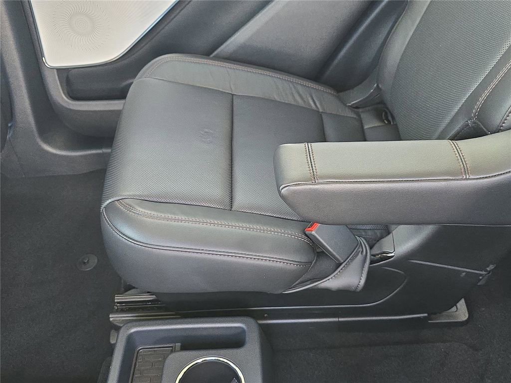 Used 2025 Lincoln Aviator Reserve w/ Equipment Group 201A image 17