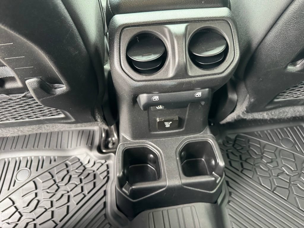Used 2022 Jeep Gladiator Mojave AWD/4WD image 13
