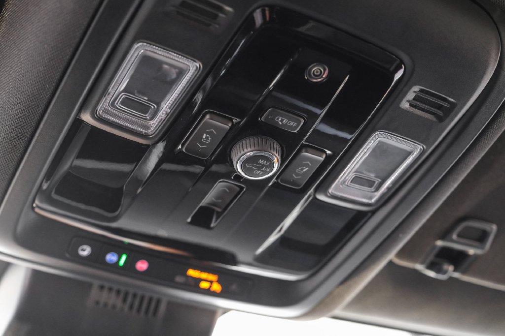 Used 2026 Chevrolet Suburban Premier RWD image 27