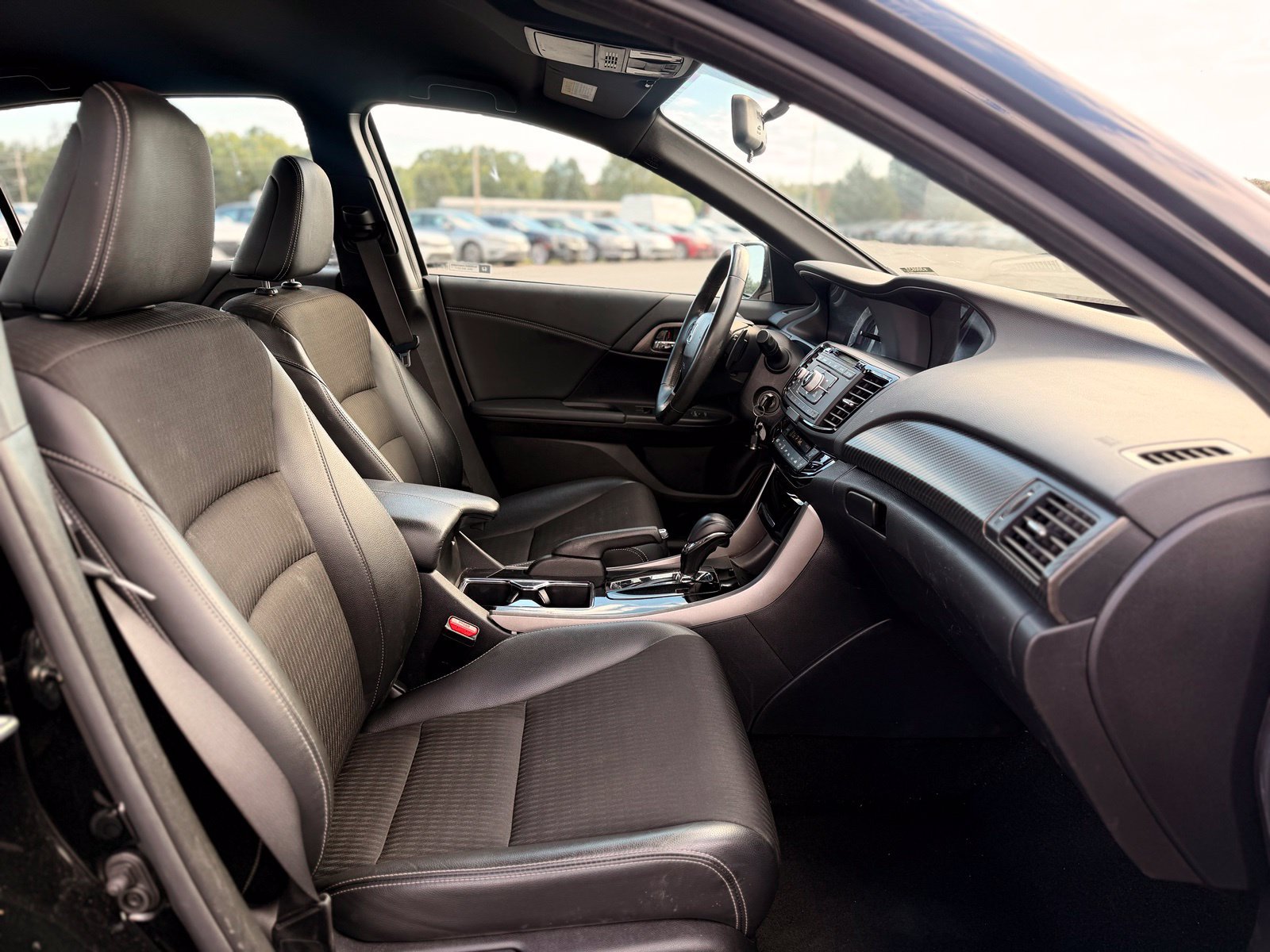 Used 2017 Honda Accord Sport image 24