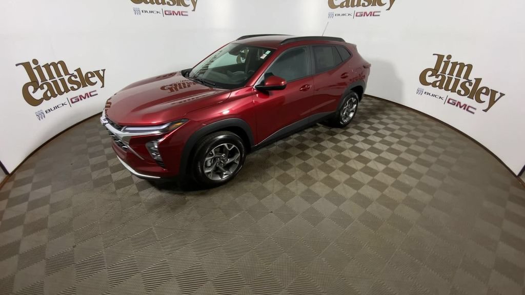 Certified 2025 Chevrolet Trax LT w/ Driver Confidence Package FWD image 4