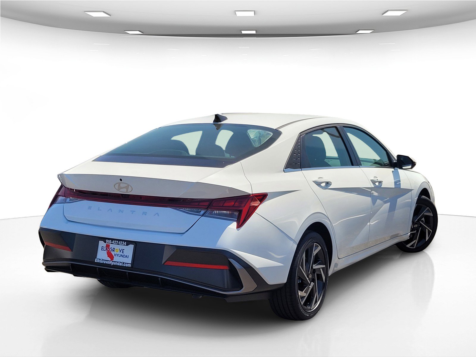 New 2025 Hyundai Elantra SEL image 8