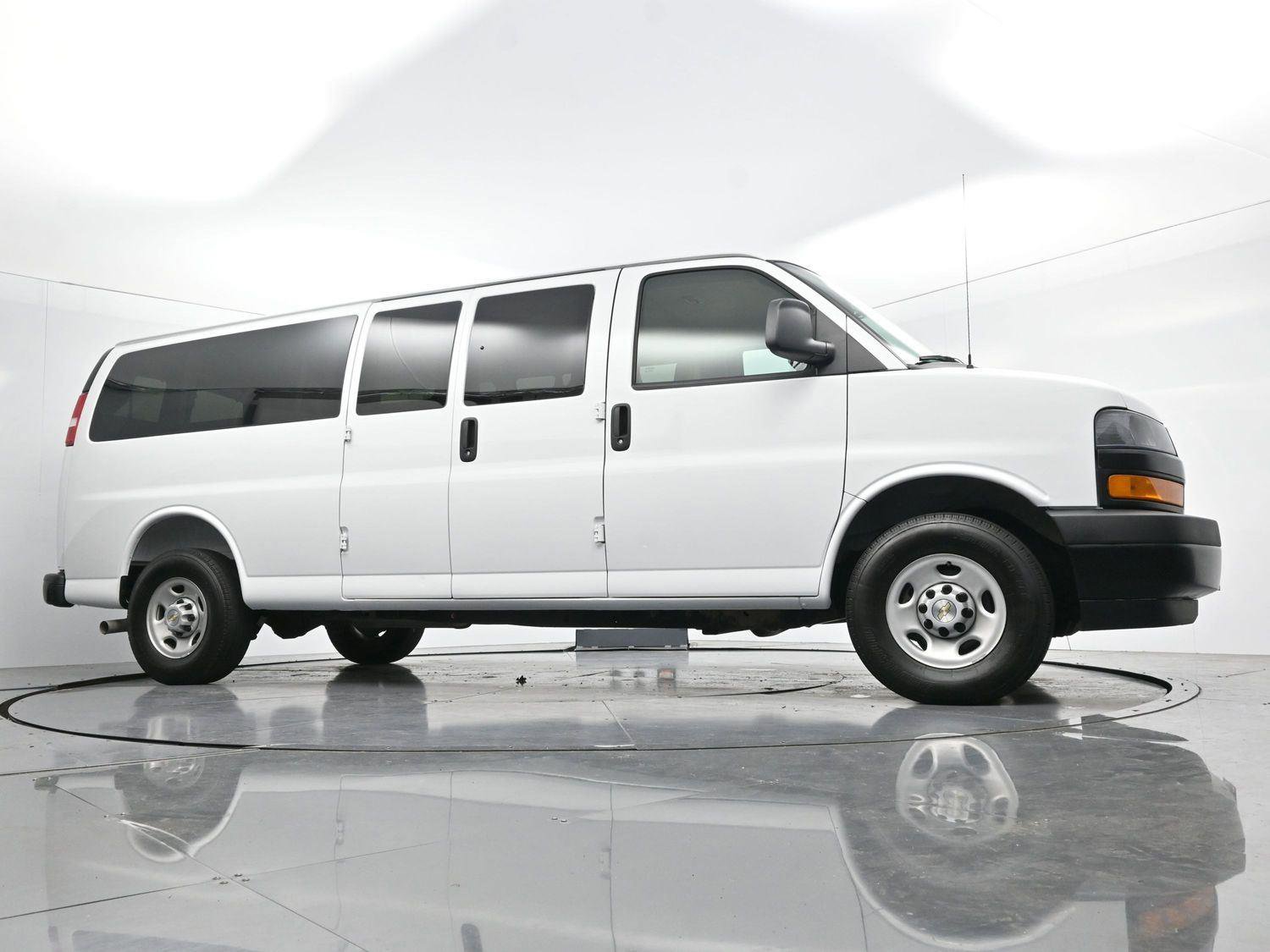 Used 2025 Chevrolet Express 3500 LS image 38