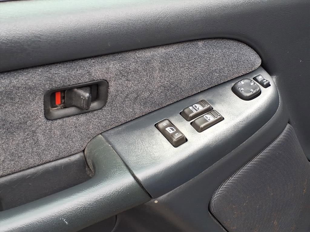 Used 2001 Chevrolet Silverado 1500 LS w/ Firm Ride Suspension Pkg image 15