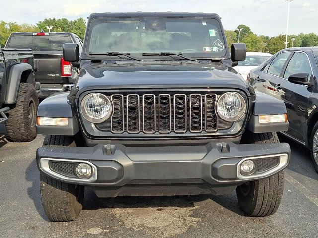 Certified 2024 Jeep Gladiator Sport AWD/4WD image 2