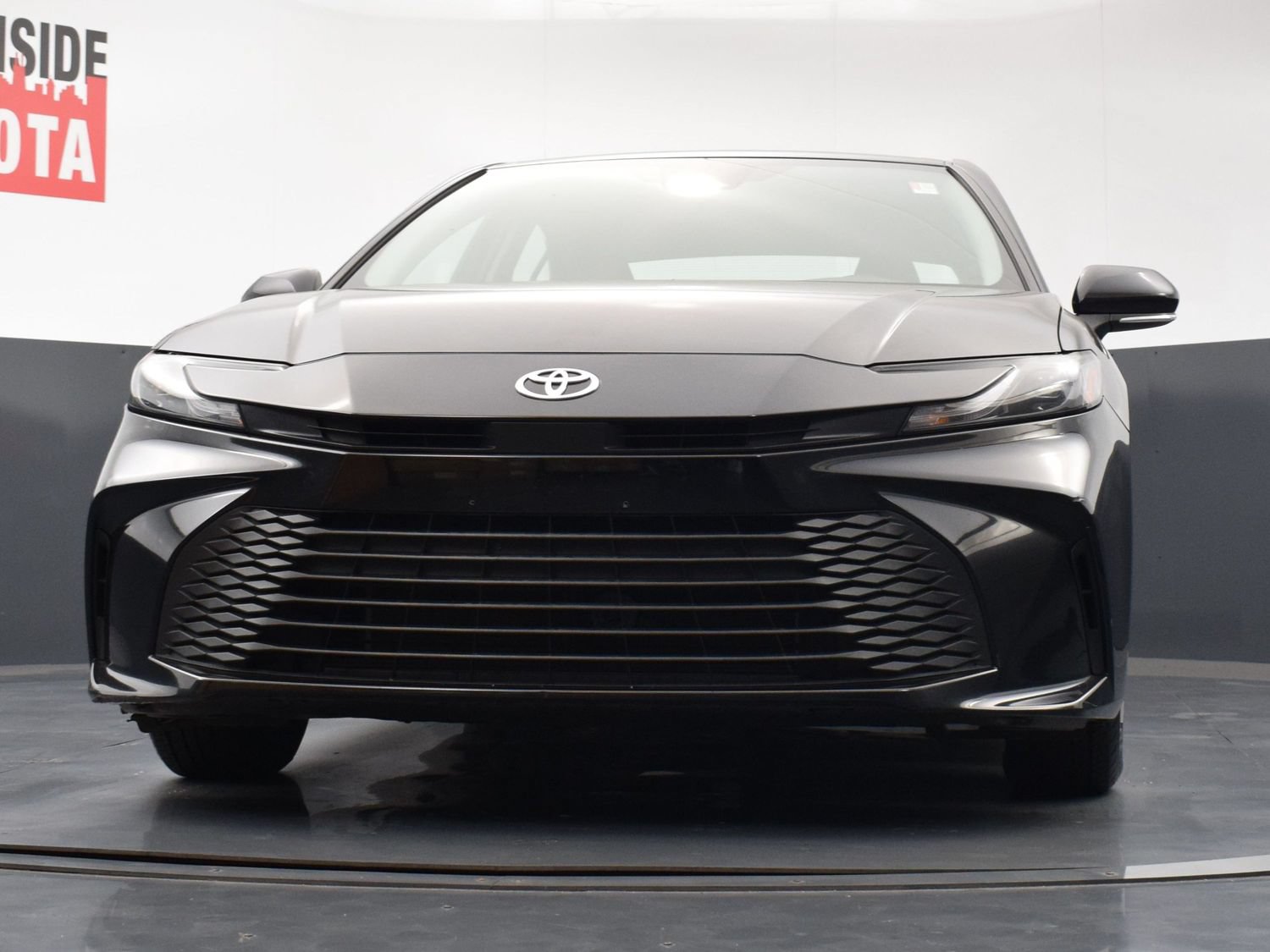 Used 2025 Toyota Camry LE FWD image 30