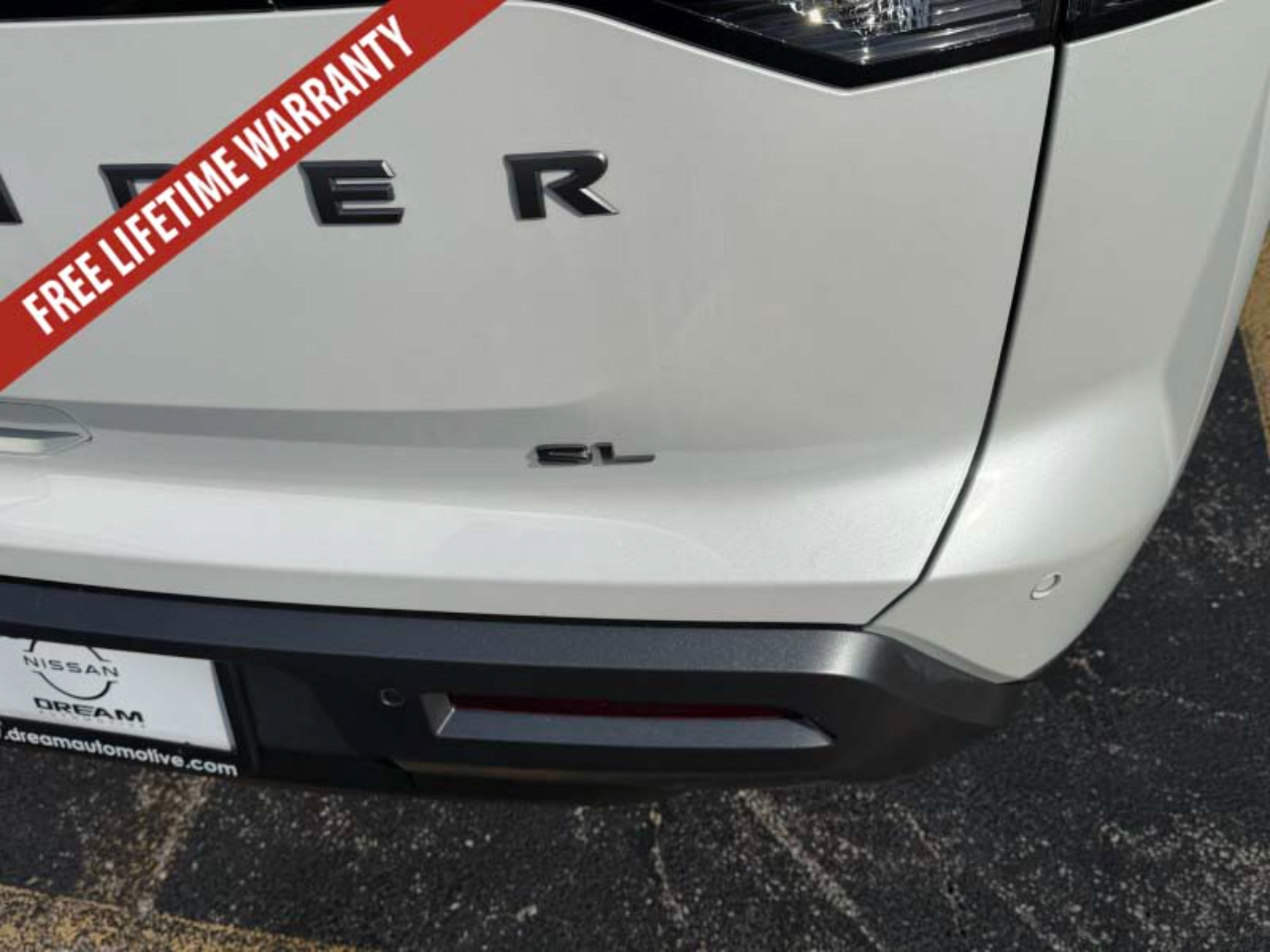 New 2026 Nissan Pathfinder SL FWD image 14