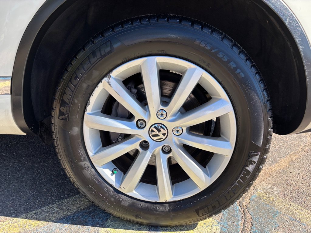 Used 2011 Volkswagen Touareg Sport AWD/4WD image 10