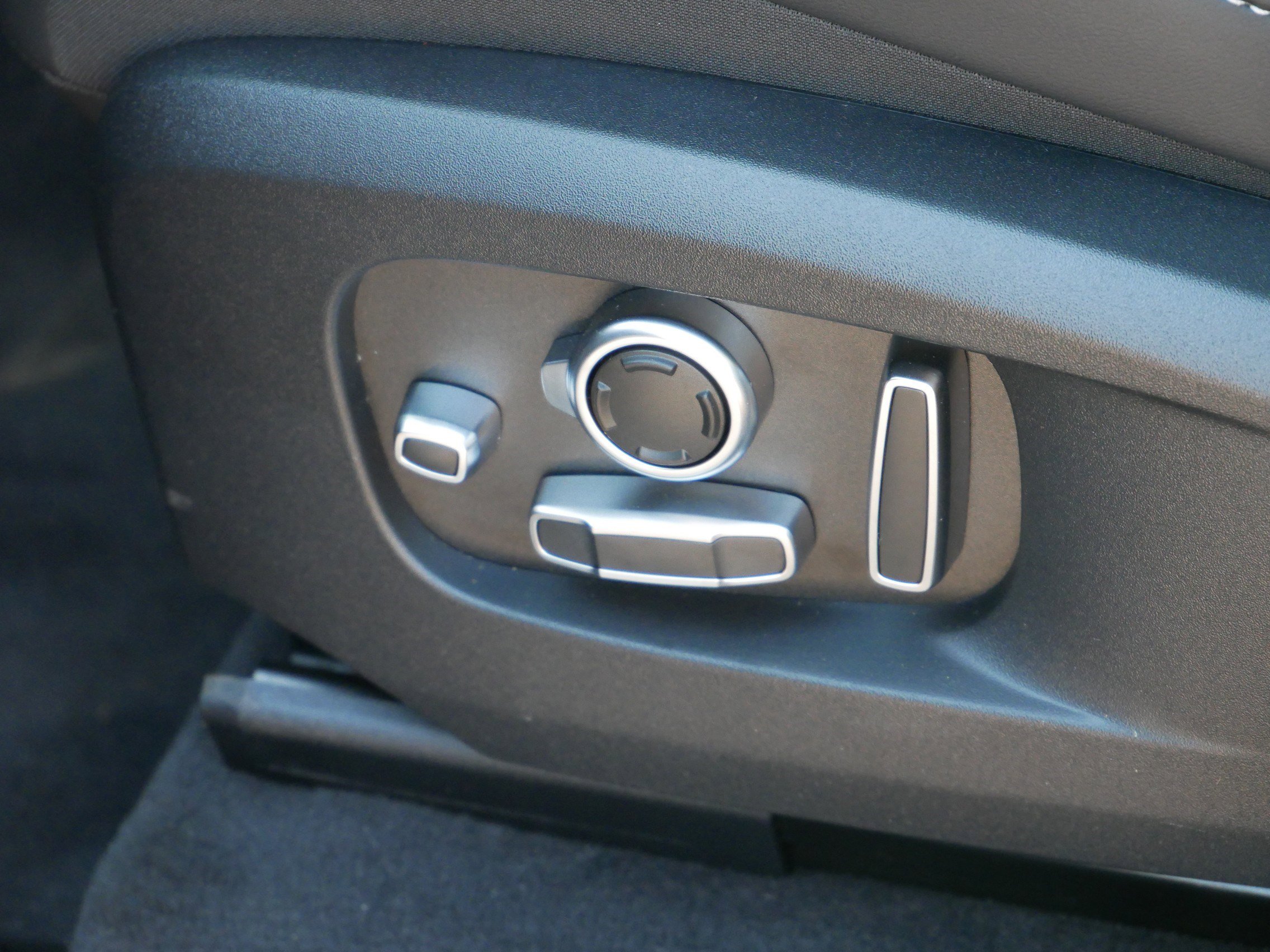 New 2026 Jaguar F-PACE R-Dynamic S image 5