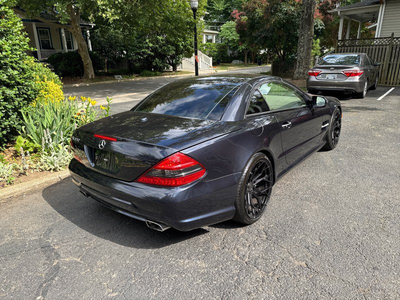 Used 2011 Mercedes-Benz SL 550 image 6