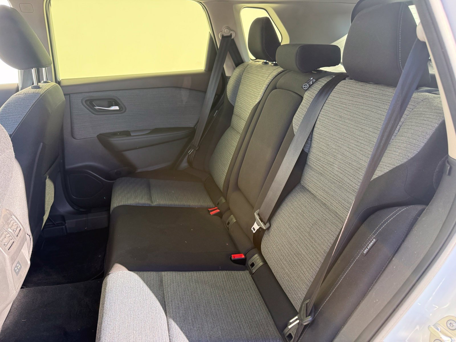 Used 2023 Nissan Rogue SV FWD image 23