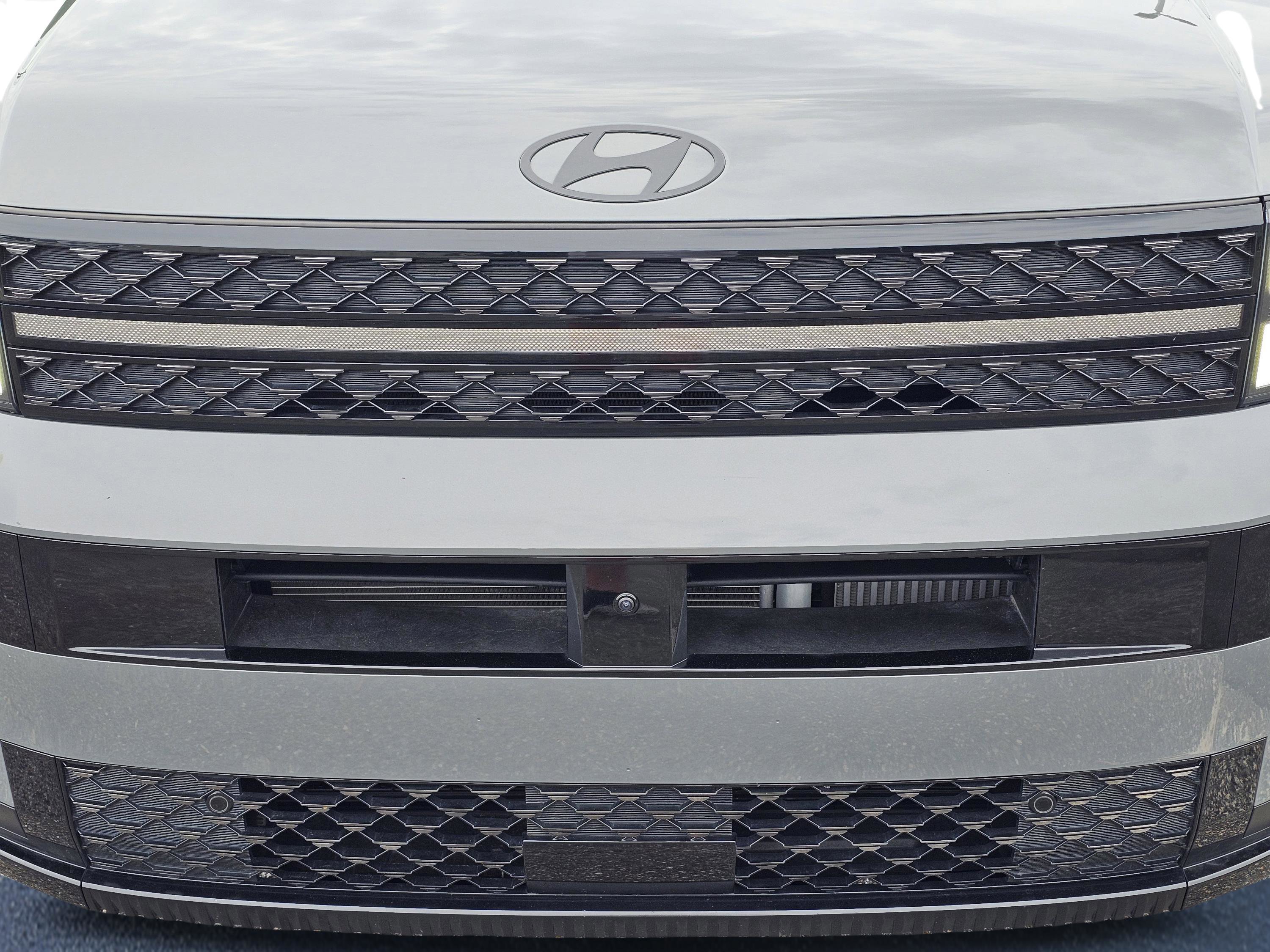 Used 2024 Hyundai Santa Fe Calligraphy FWD image 3
