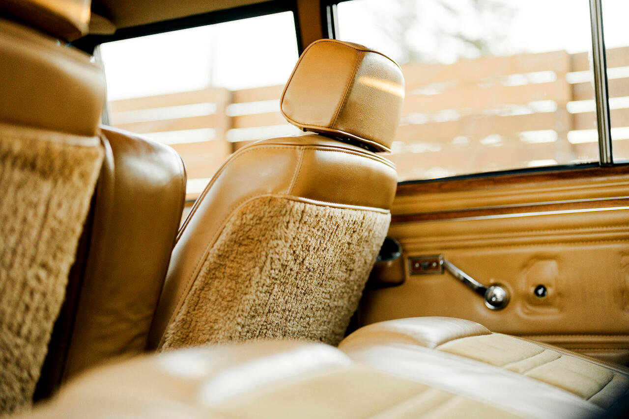 Used 1987 Jeep Grand Wagoneer image 83