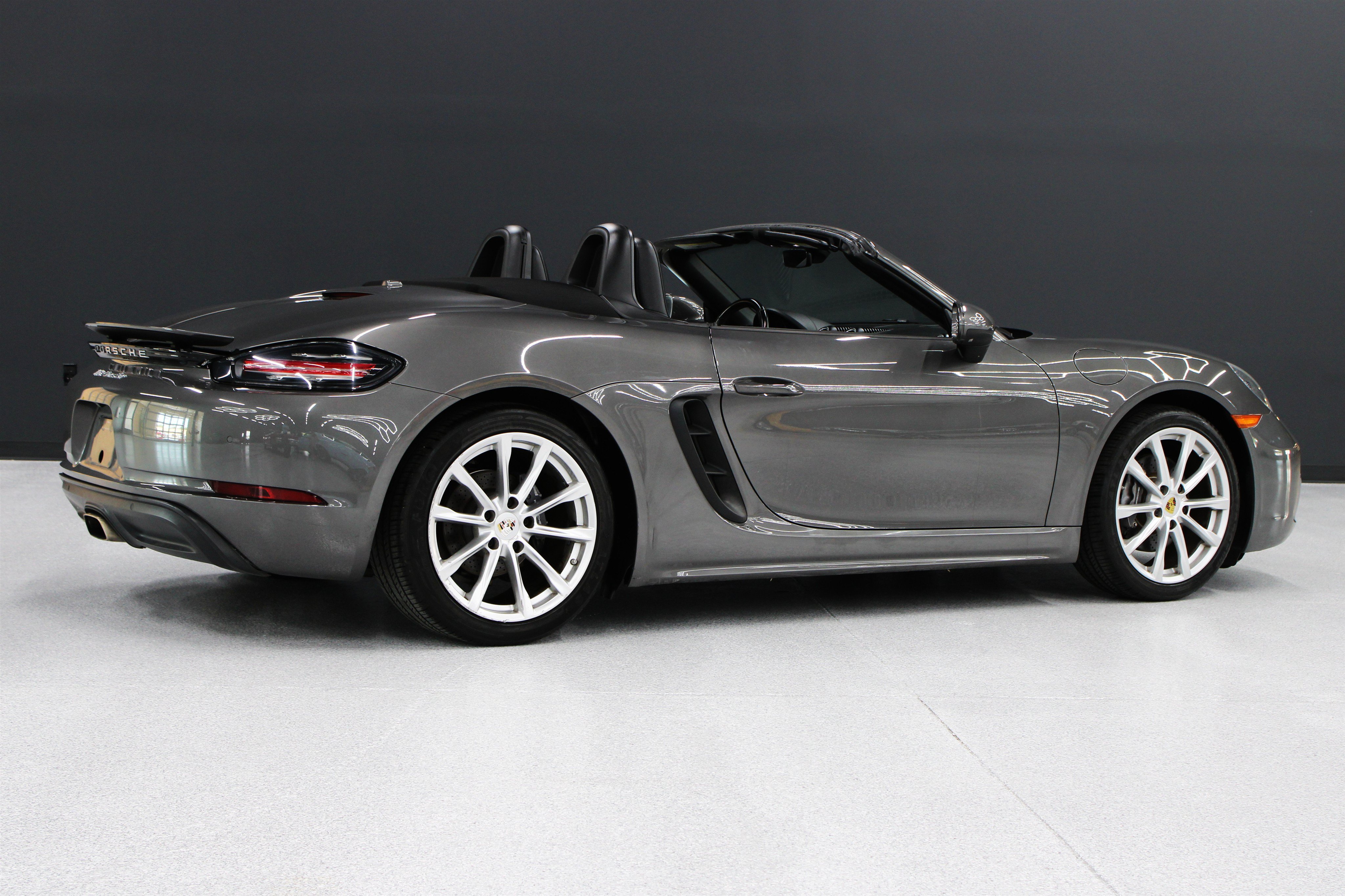 Used 2021 Porsche 718 Boxster w/ Premium Package RWD image 31