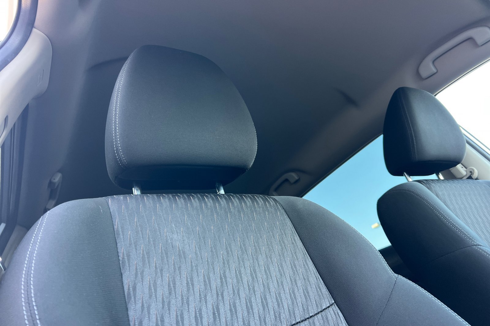 Used 2017 Nissan Rogue SV FWD image 17