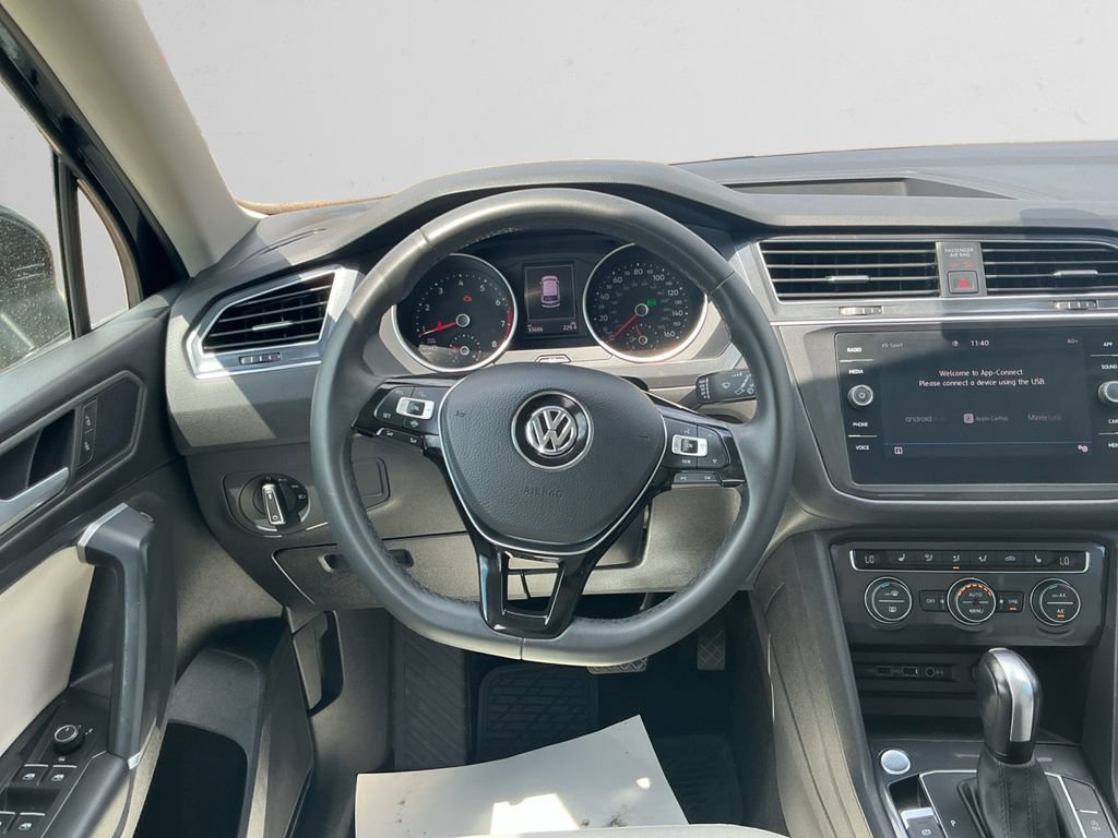 Used 2020 Volkswagen Tiguan SE w/ Panoramic Sunroof Package AWD/4WD image 12
