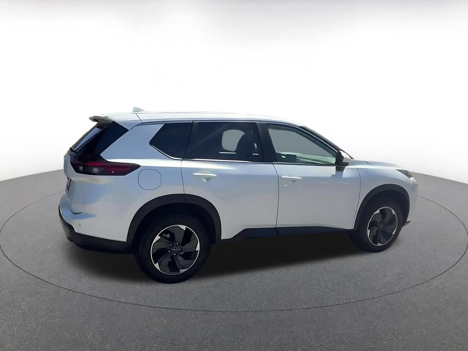 Used 2025 Nissan Rogue SV FWD image 12