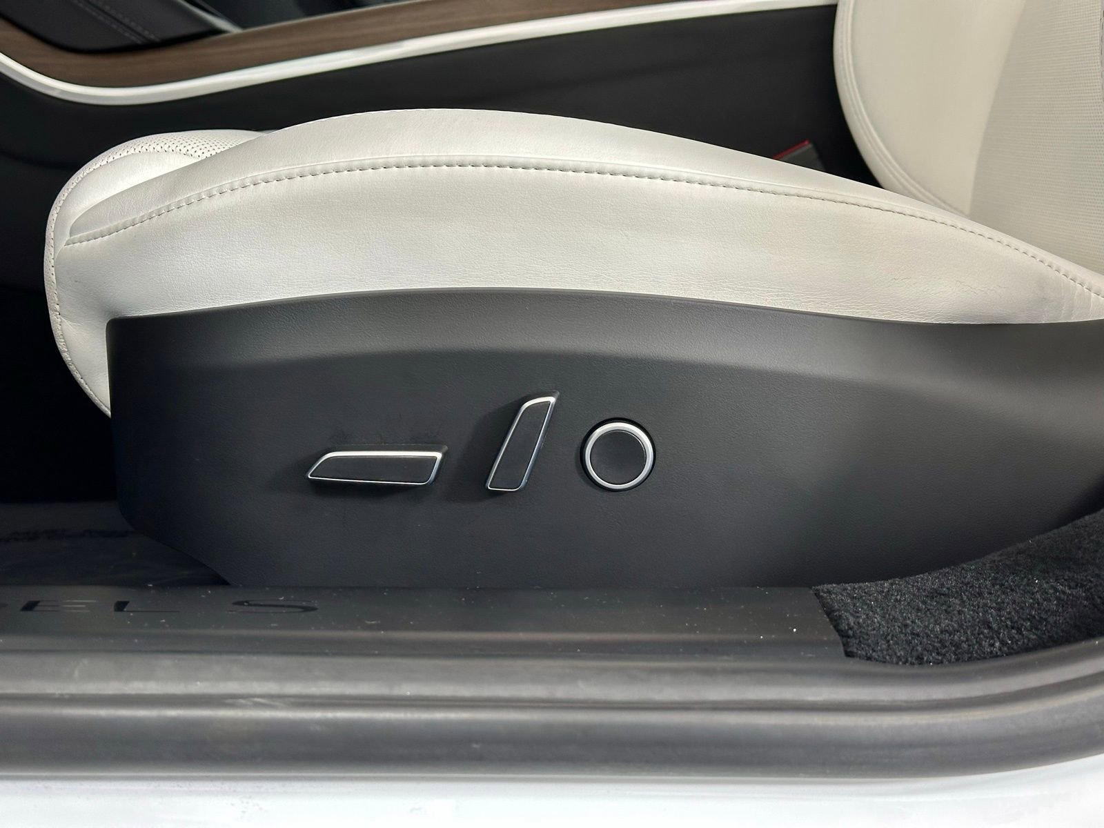 Used 2022 Tesla Model S image 11