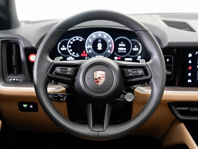 Used 2025 Porsche Cayenne image 13