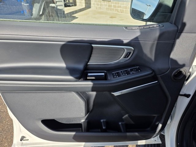 New 2025 Ford Expedition Max Platinum w/ Driver's Package image 18