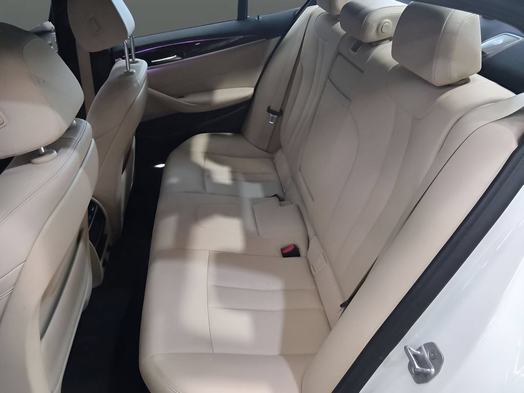 Used 2019 BMW 530e xDrive w/ Convenience Package AWD/4WD image 17