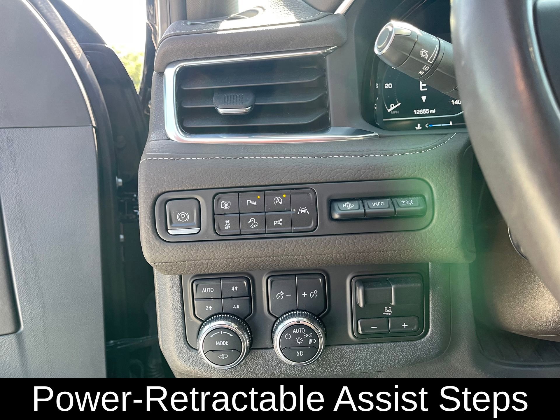 Used 2023 GMC Yukon Denali w/ Denali Reserve Package image 15