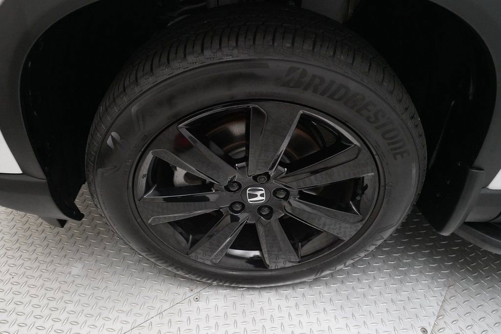 Certified 2025 Honda Pilot Black Edition image 23