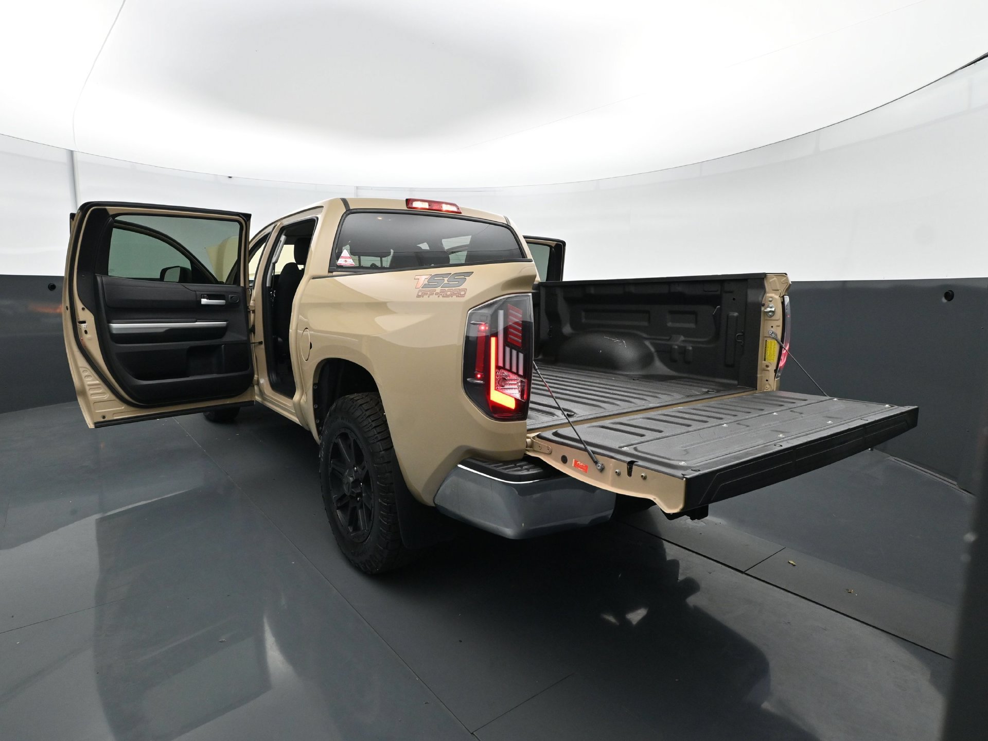Used 2017 Toyota Tundra SR5 w/ SR5 Upgrade Package RWD image 33