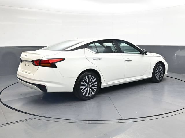 Used 2025 Nissan Altima 2.5 SV FWD image 4
