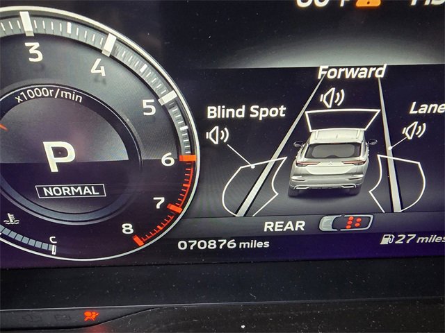 Used 2023 Mitsubishi Outlander SE image 2