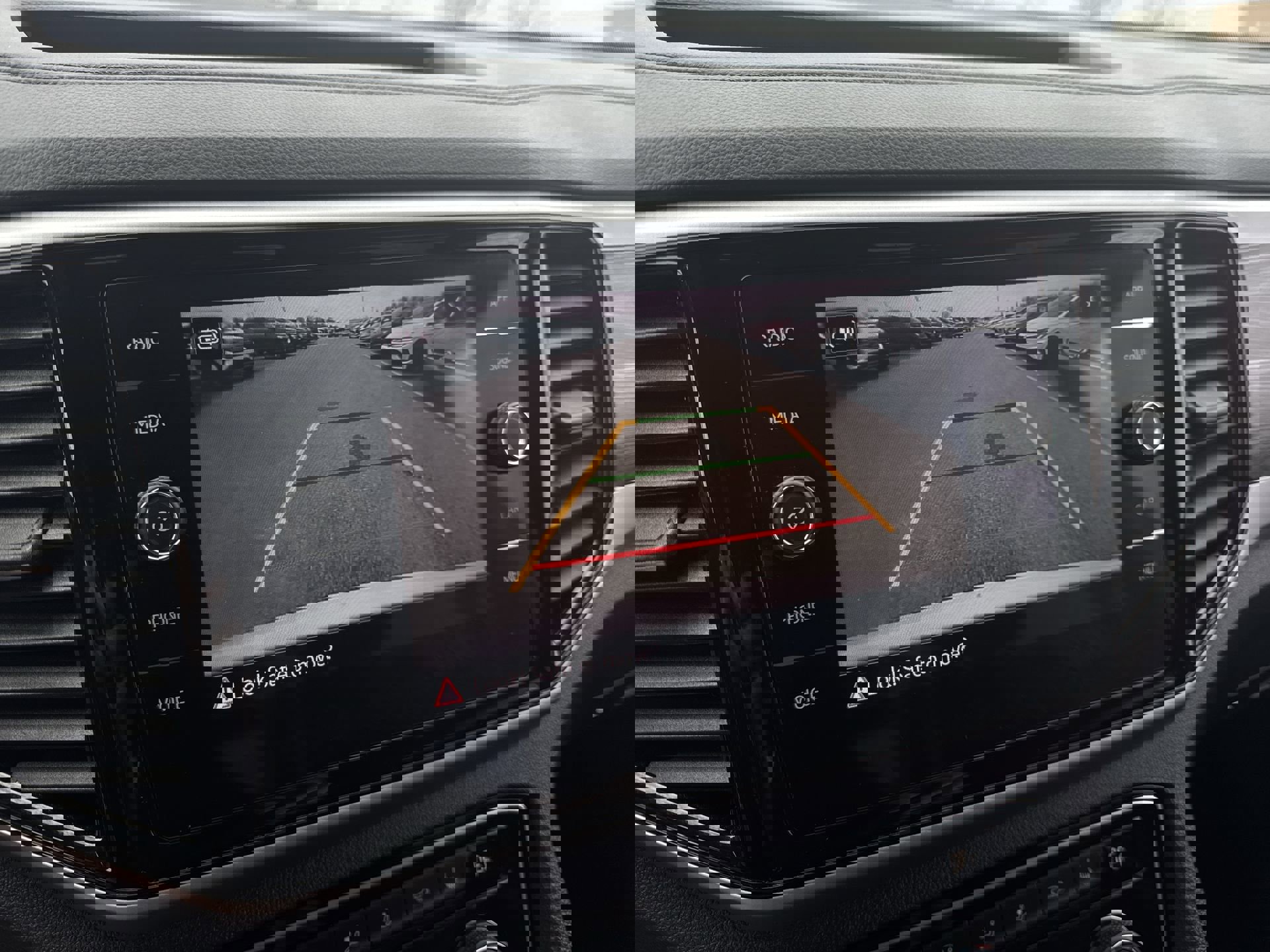 Used 2023 Volkswagen Atlas Cross Sport SE image 14